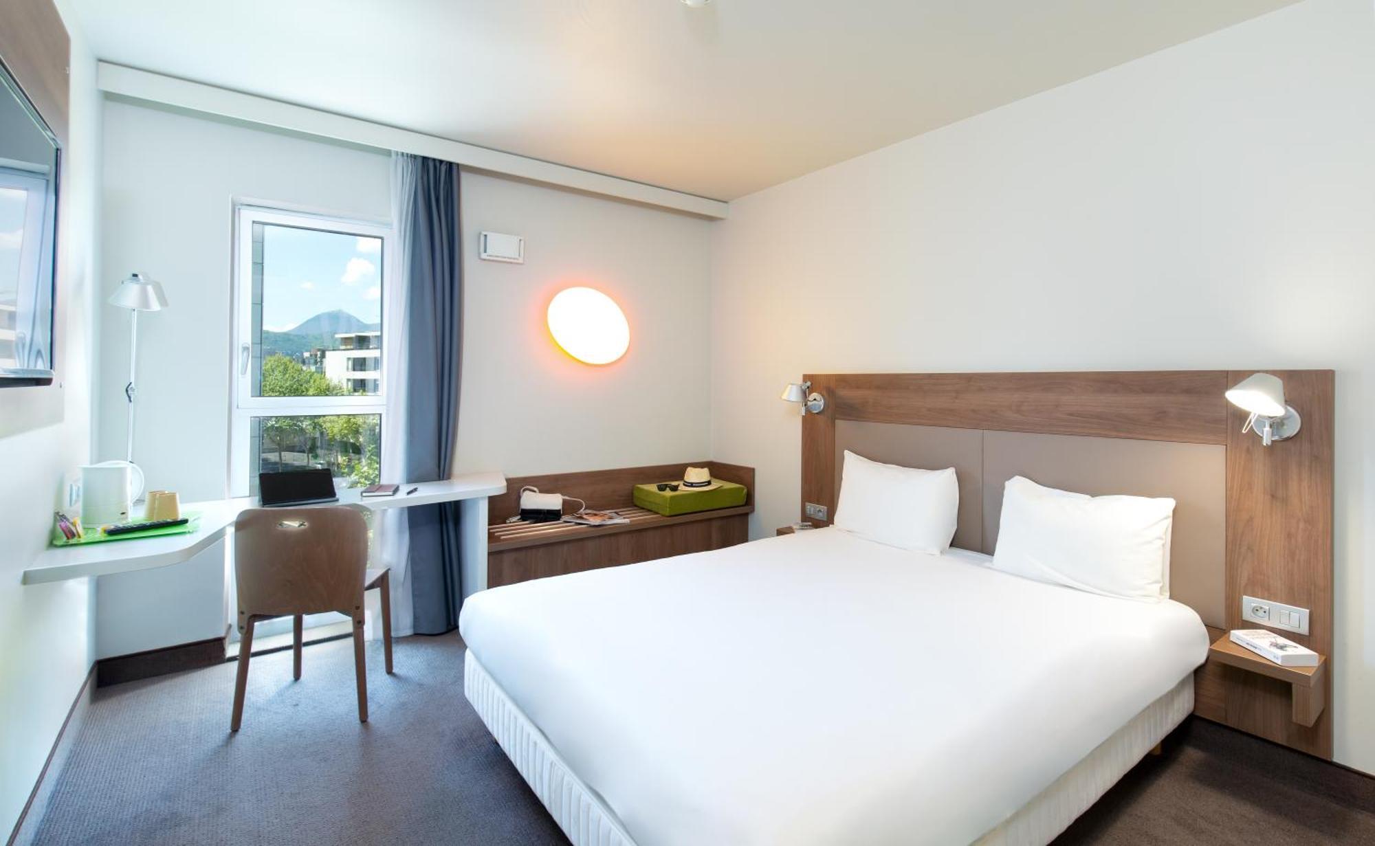 Campanile Clermont Ferrand Centre Hotel Bagian luar foto